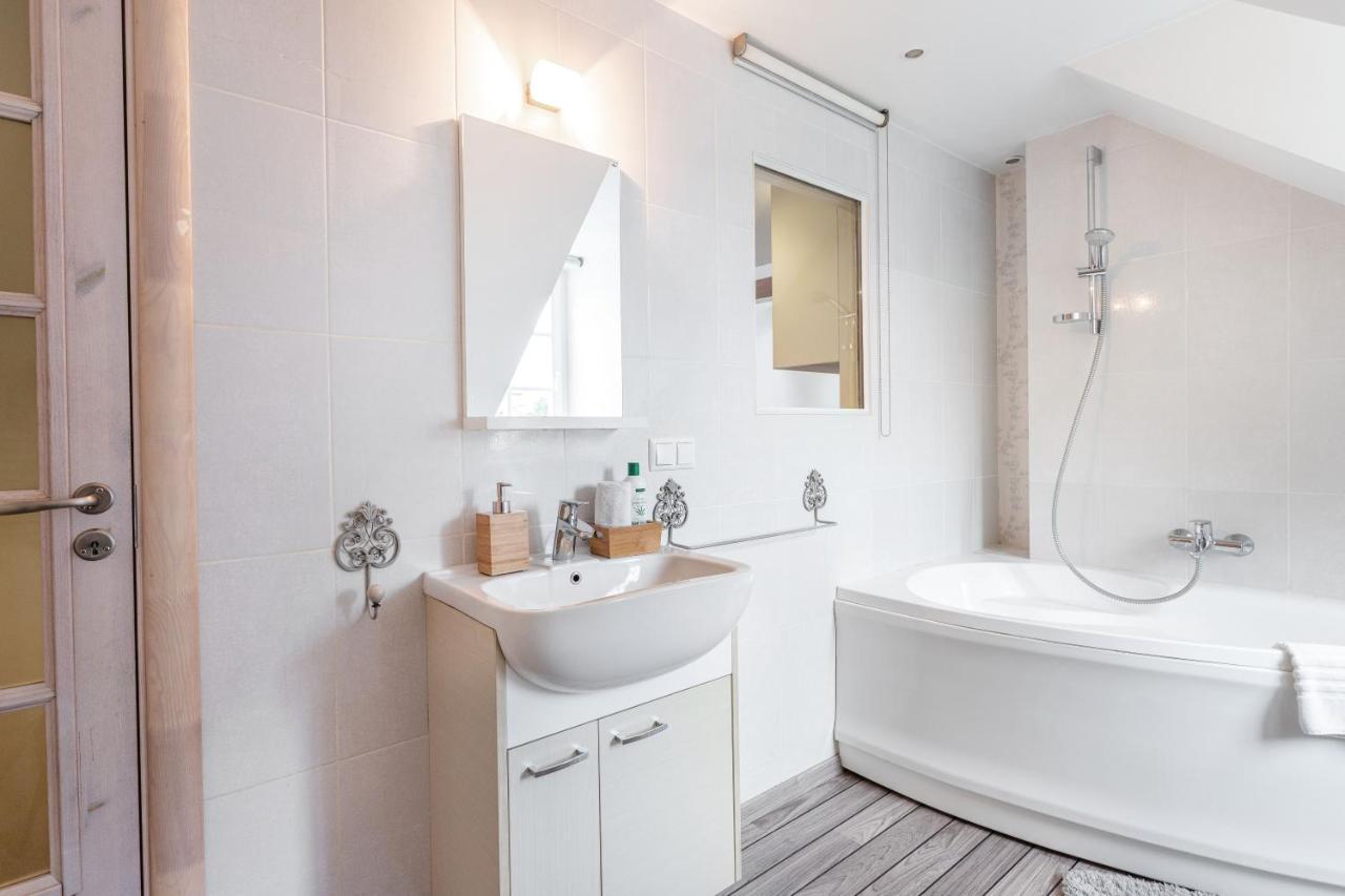 Castle View Apartment By Reside Baltic วิลนีอุส ภายนอก รูปภาพ